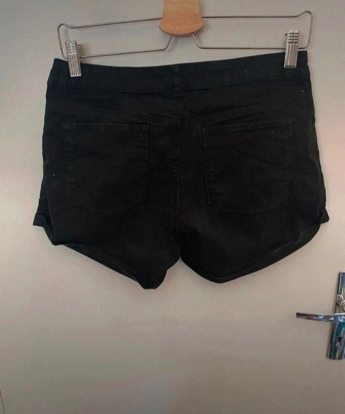 Superbe short en jeans taille 3,50 - photo numéro 3