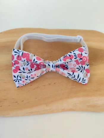 Noeud papillon pour enfant Motif fleuri / liberty rose Wiltshire