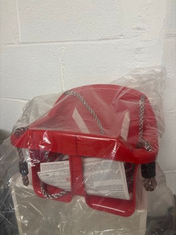 Balançoire rouge neuve