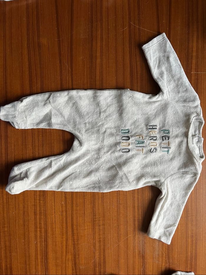 Lot de 6 pyjamas + 6 bodys – Taille 3 mois - photo numéro 4