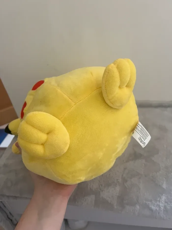 Peluche Pikachu - photo numéro 4