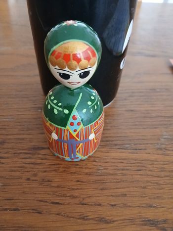 Poupée en  bois peint