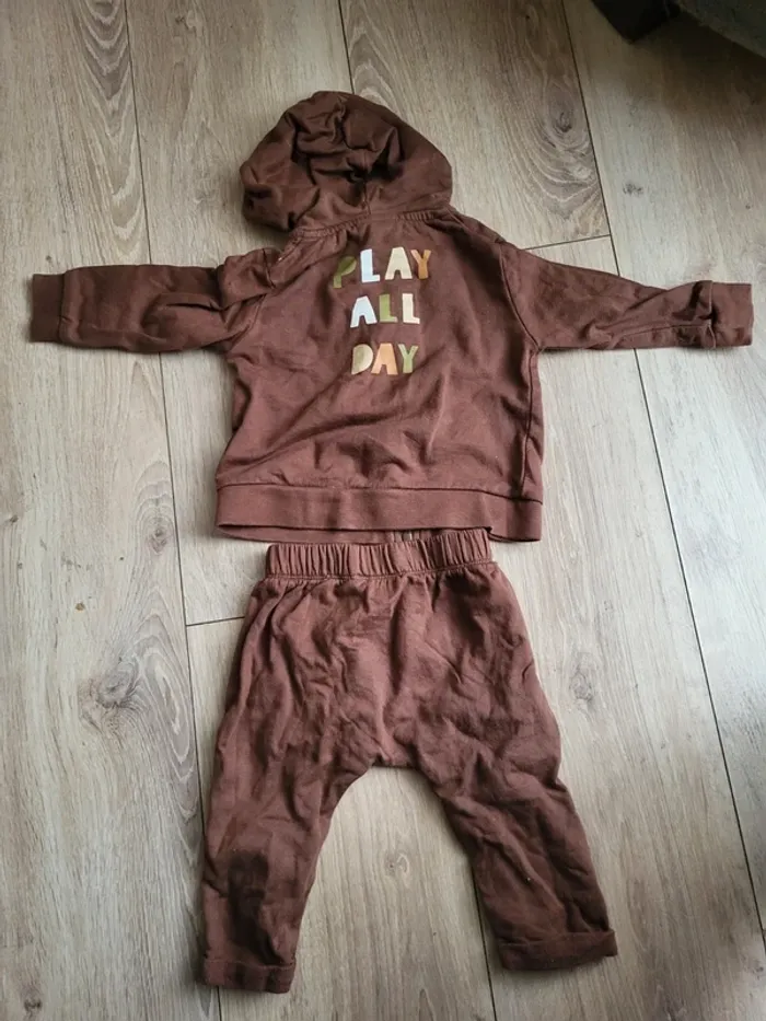 Ensemble 9 mois - photo numéro 2