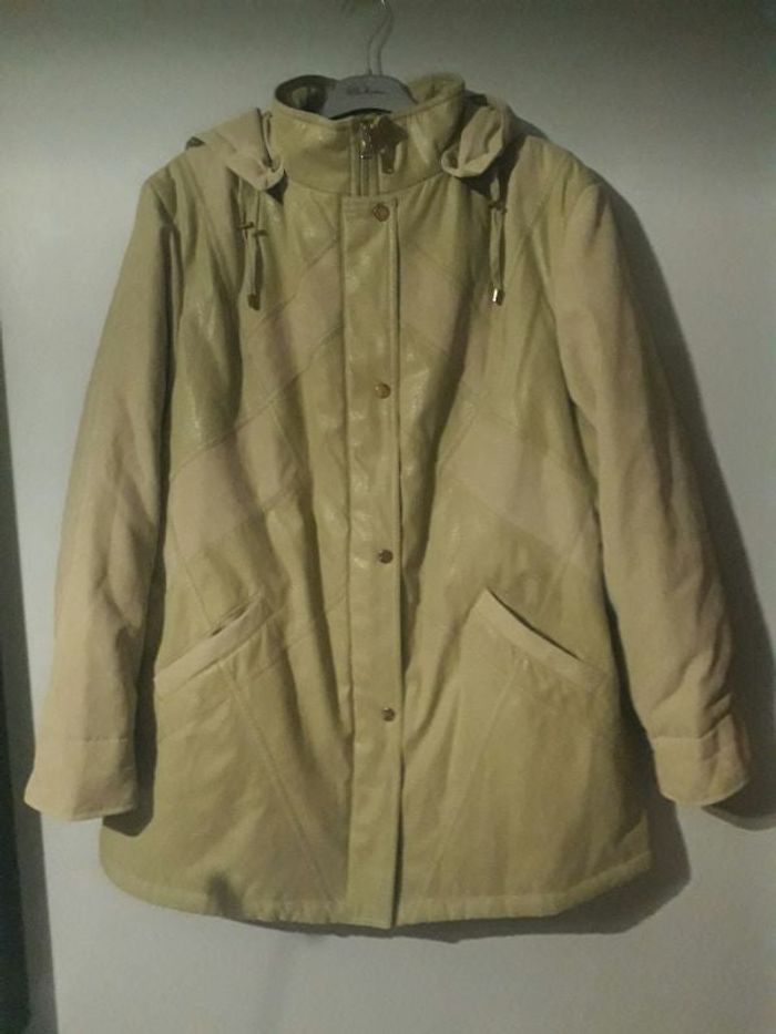 Manteau Damart. Taille 50. Neuf sans étiquette.