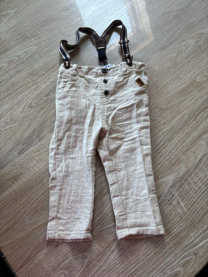 Pantalon à bretelles