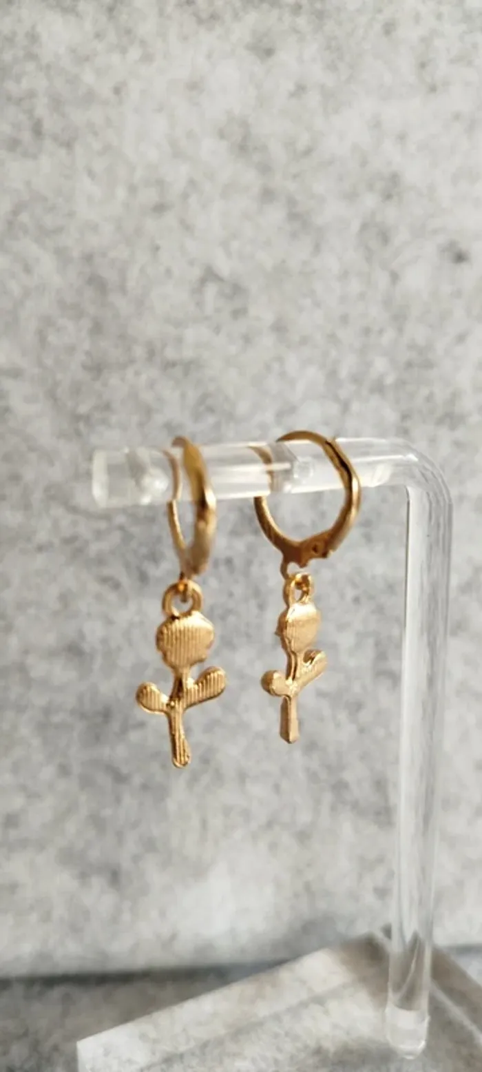🍄 Boucles d’oreilles ▪ fleur dorée fermoir anneau - photo numéro 3