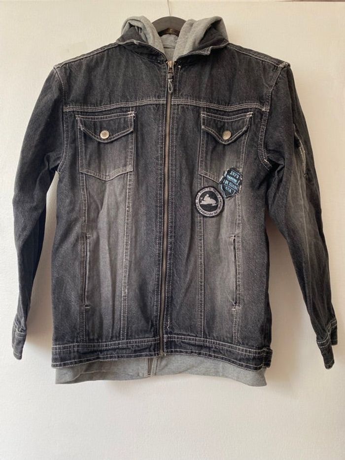 Veste en jean à capuche