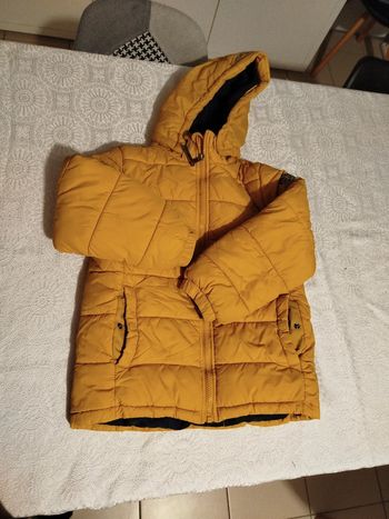 Doudoune jaune moutarde