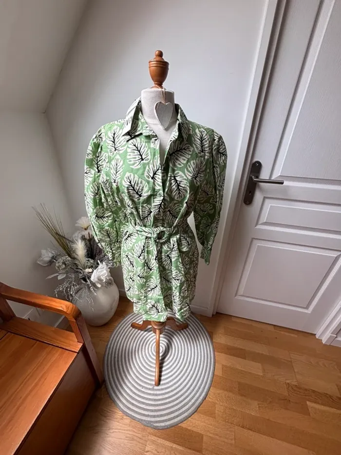 🌿 Robe chemise imprimé feuillage vert tilleul  – Zara – Modèle Olivia Neuve avec étiquette - photo numéro 2