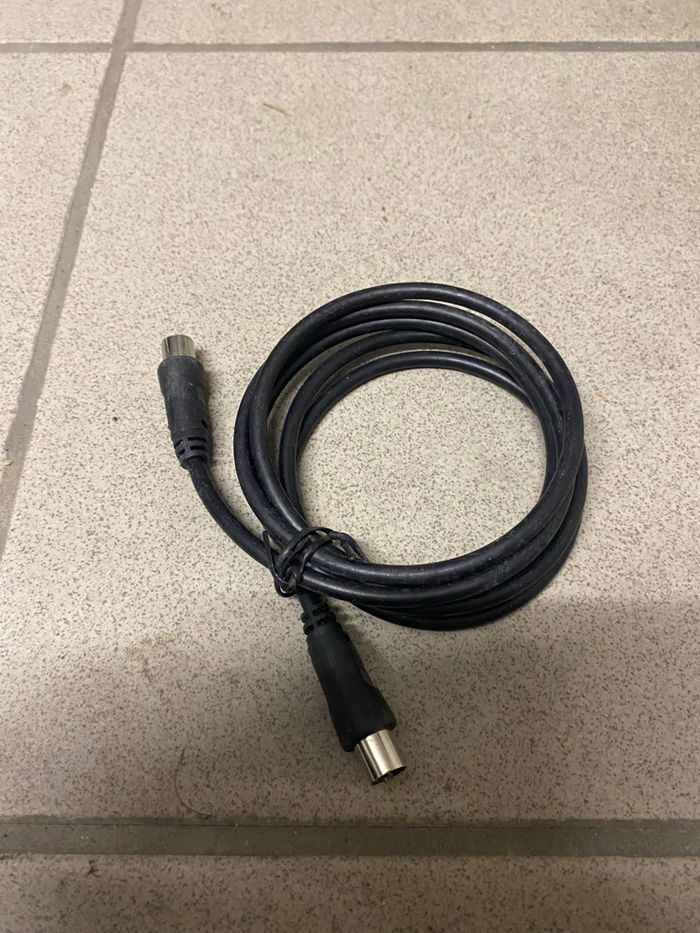 Câble antenne - photo numéro 1