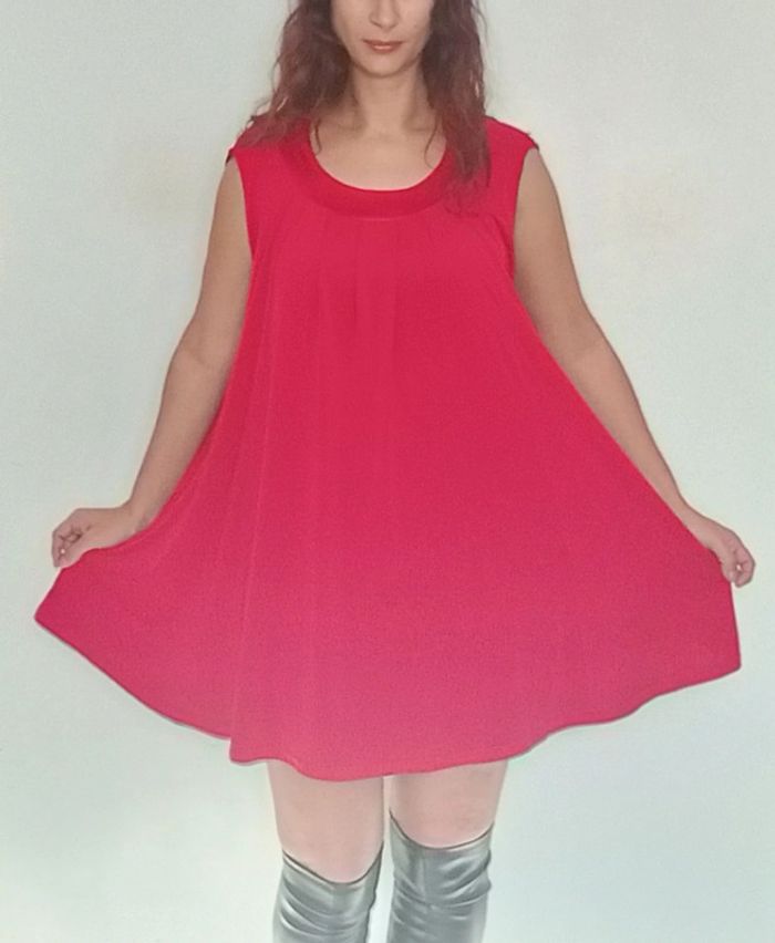 Tunique rouge dos ouvert grande taille