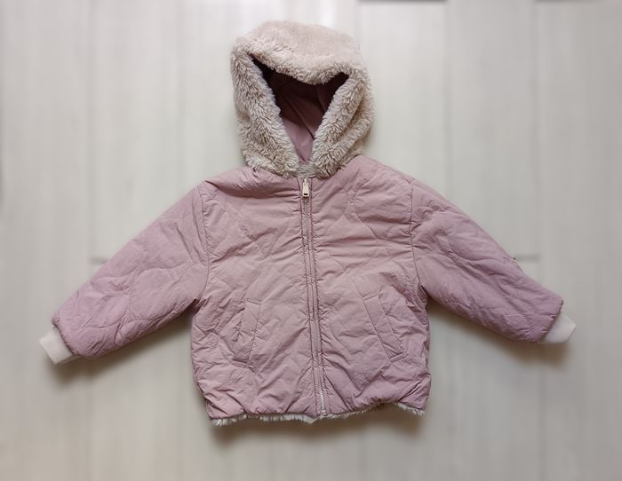 Manteau. Doudoune reversible rose et fausse fourrure à capuche. Zara. Taille 4 - 5 ans. 110 cm