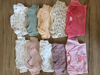 Lots de body manches longues et courtes 