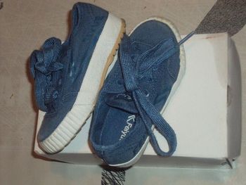 baskets FEIYUE taille 24