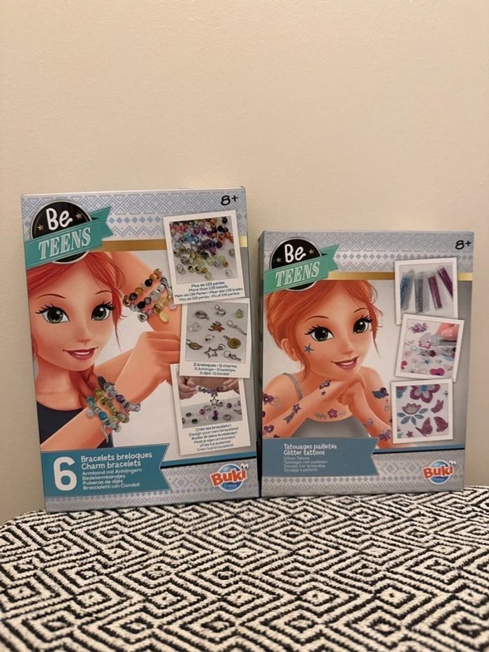 Buki - Lot de 2 coffrets créatifs 6 Bracelets breloques BE101 + Tatouages pailletés