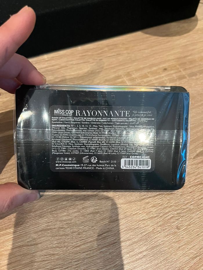 Palette de maquillage neuve encore sous blister - photo numéro 2