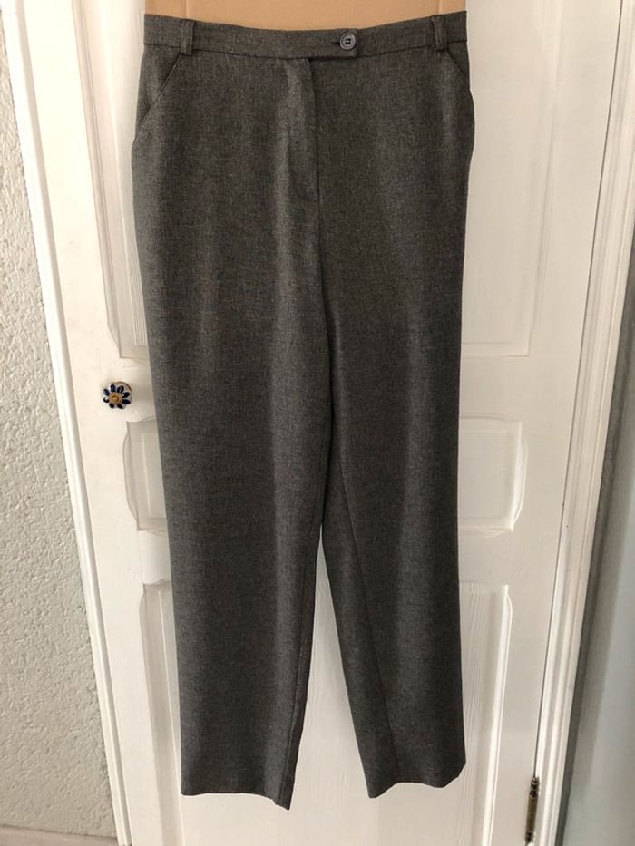 1117--pantalon de tailleur gris T 40 (38) porté 1 fois