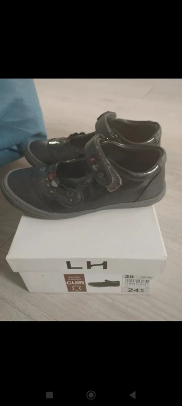 Chaussures style babies pointure 29 - photo numéro 2