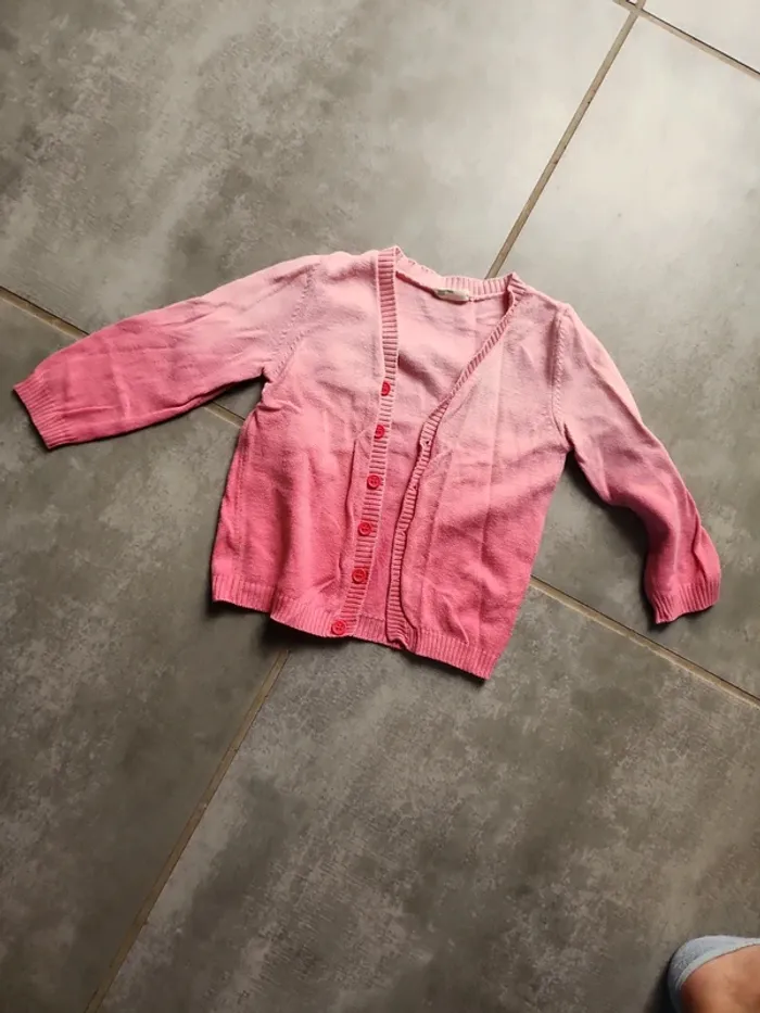 Gilet benetton taille 12 mois