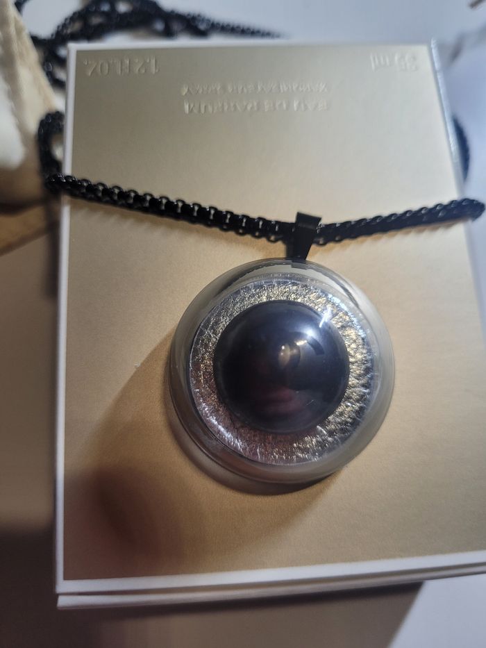 Collier upcyclé avec joli bouton - photo numéro 1