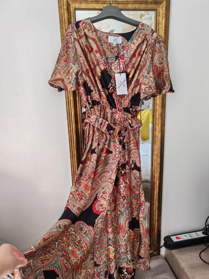 Robe longue neuve - photo numéro 3