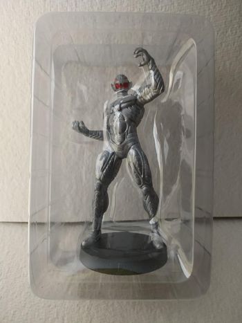 Figurine marvel ultron 