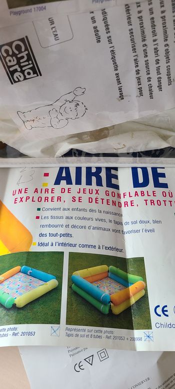 aire de jeux gonflable pour explorer et se détendre child care