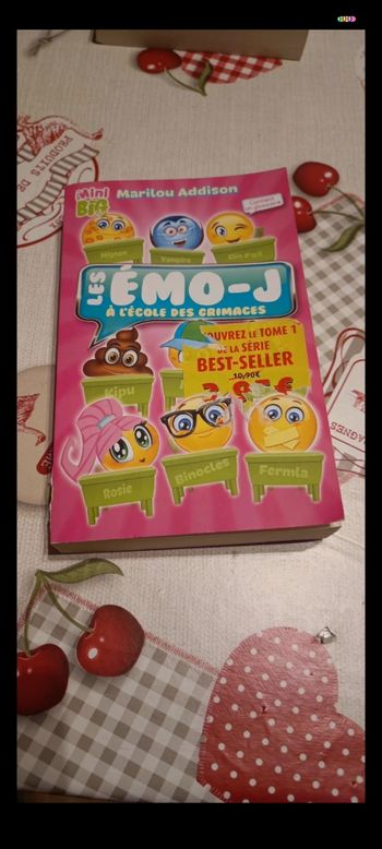 Livre les émo-j à l'école des grimaces