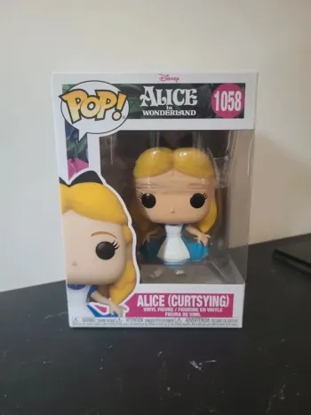 Pop neuve Alice in wonderland 1058 Curtsying