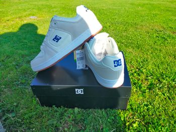 Baskets DC shoes taille 41 jamais porté