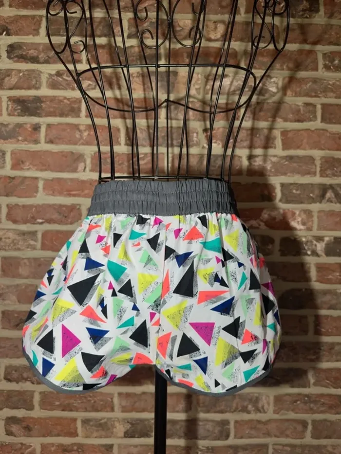 Short blanc à motifs triangle multicolores Undiz XS - photo numéro 7