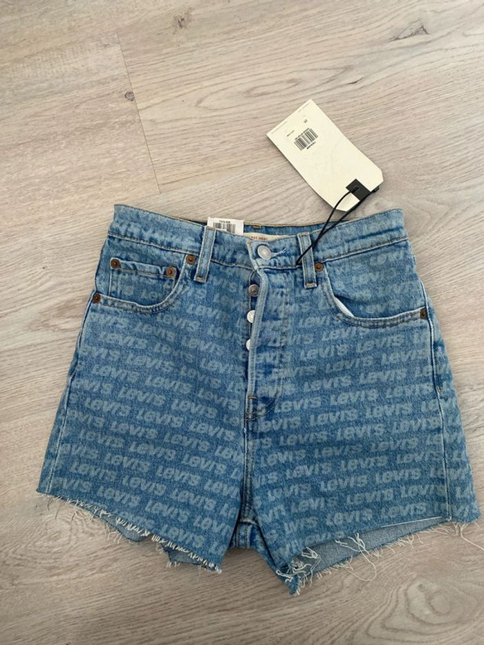 Short en jean, marque Levis, taille 25 xXS 34