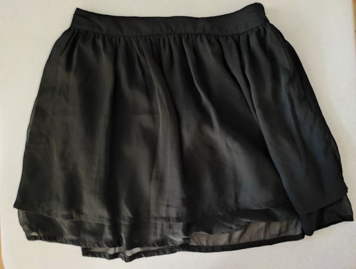 Jolie jupe noire H&M