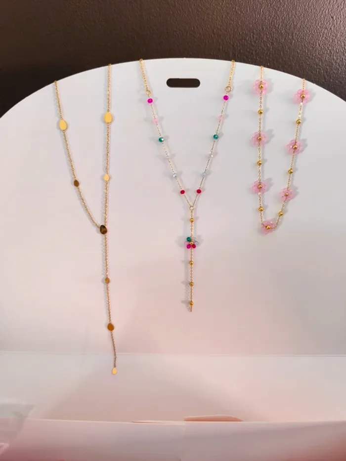 Lot de 40 bijoux dorés, blancs et roses - photo numéro 5