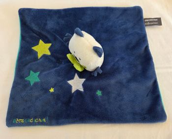 Doudou chat carre plat bleu -Etoiles - Abracadachat - Orchestra