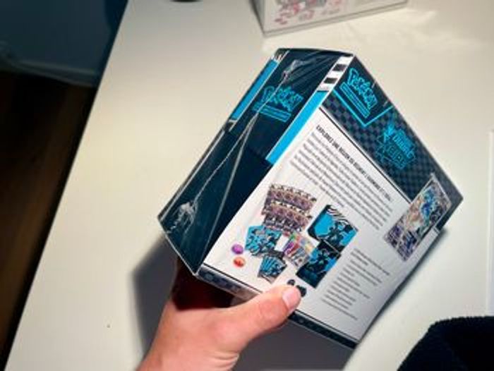 Duo ETB Pokémon Foudre Noire & Flamme Blanche – Neufs, Scellés, EV10.5 - photo numéro 3