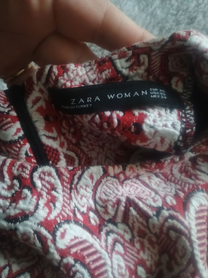 Robe zara rouge blanche et noir manches courtes XS - photo numéro 3