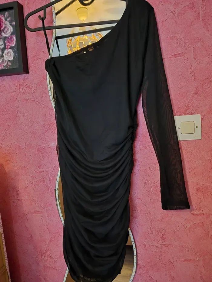 Robe noir - photo numéro 2