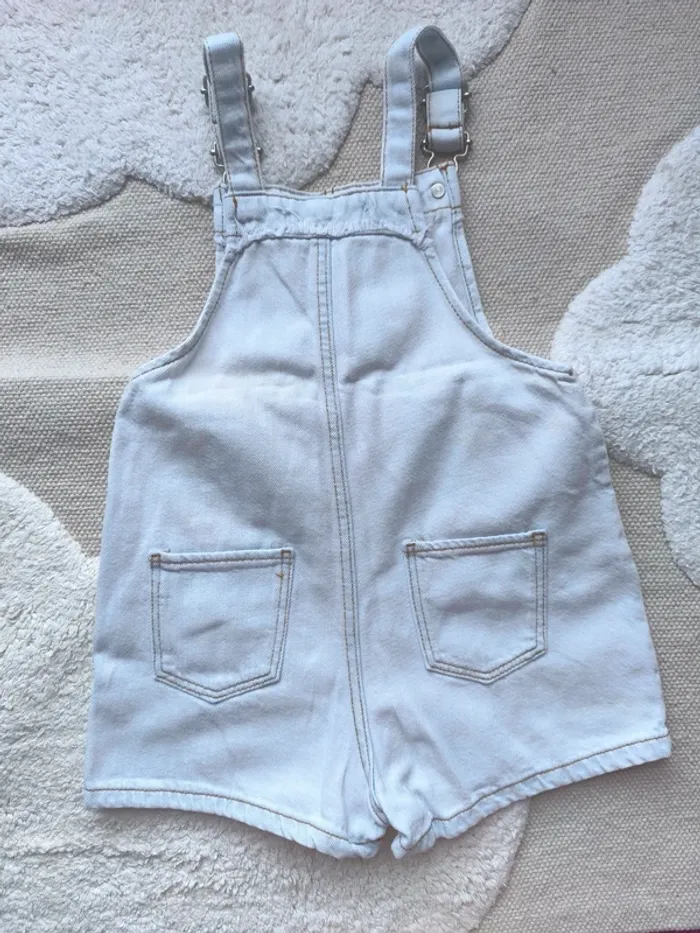 👖 Salopette en jean délavé Zara – Taille 2/3 ans 👧 - photo numéro 2