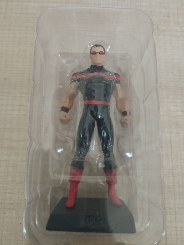 Figurine Marvel wonder man en plomb - photo numéro 2