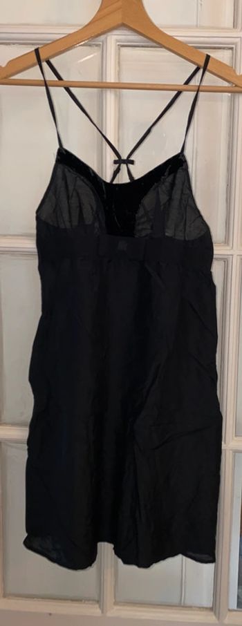 Nuisette princesse tam tam Taille 36 Un micro trou