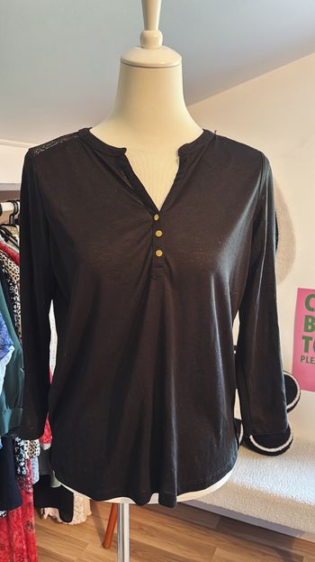 Haut noir col V Gémo T36