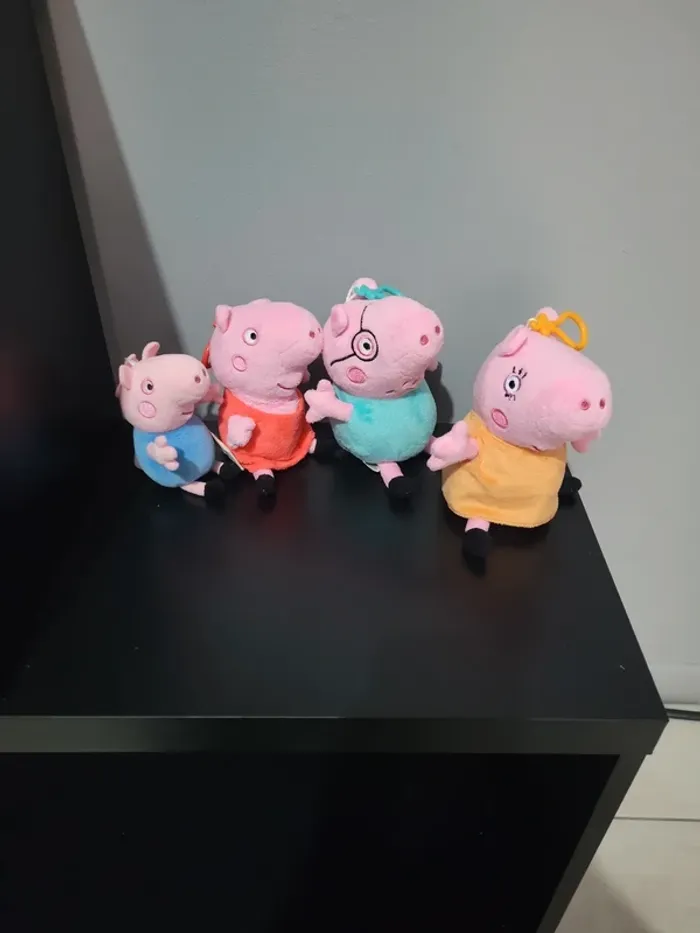 4 peluche peppa pig