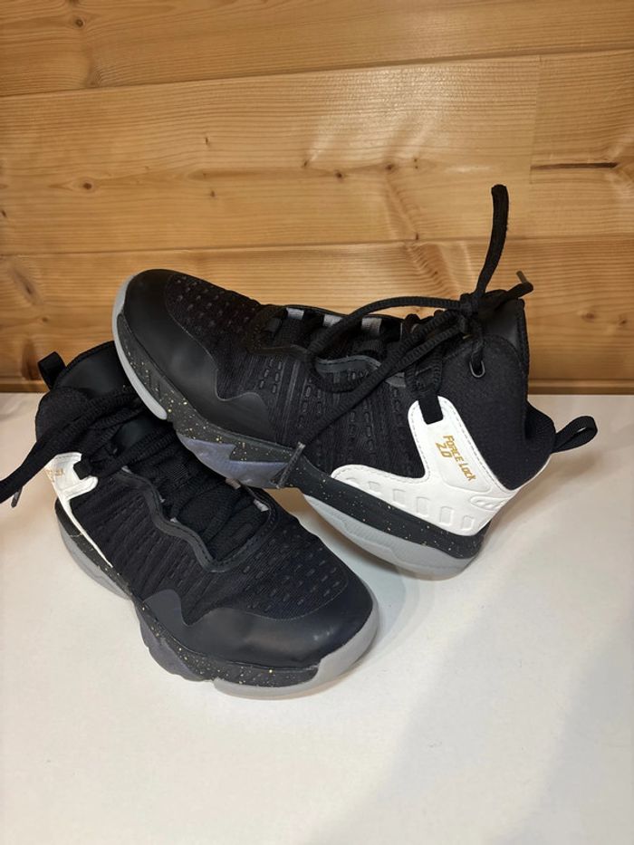 Chaussures de basket tarmak