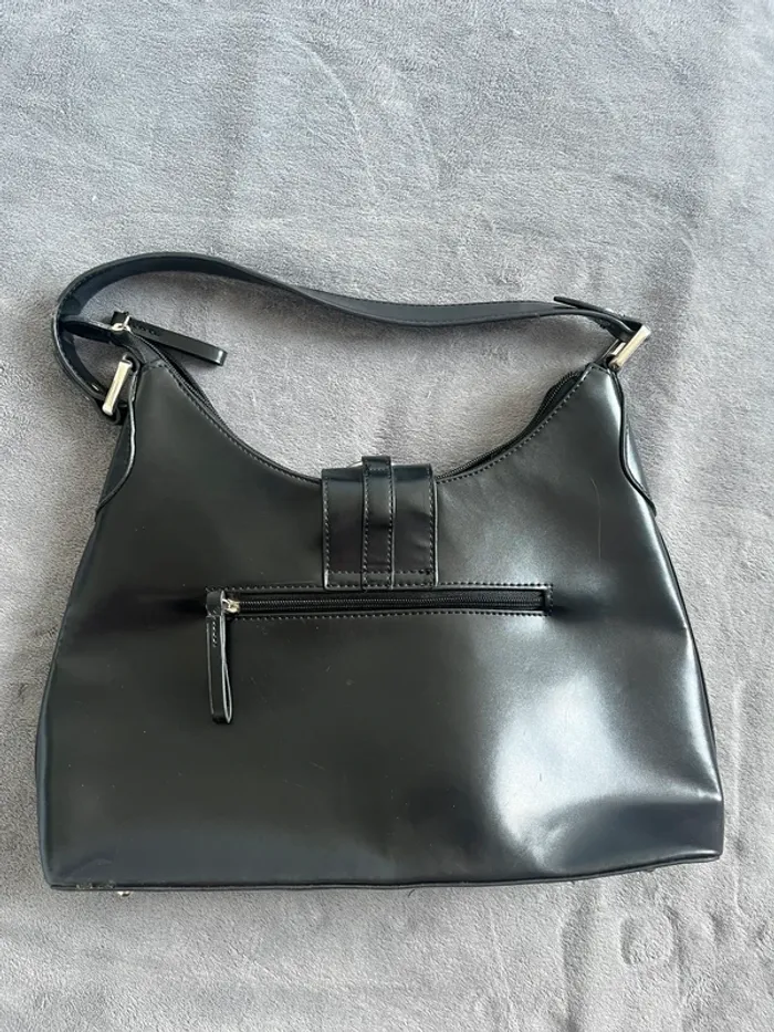 Sac Y2K vintage noir verni à breloques – style 2000s - photo numéro 5