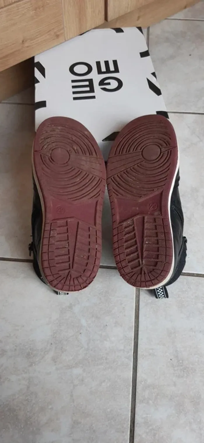 Chaussures à lacets "gémo" noires pointure 29 - photo numéro 7
