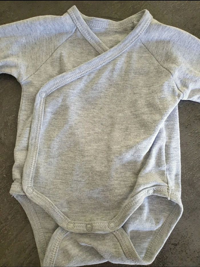 Lot de 11 bodys - photo numéro 5