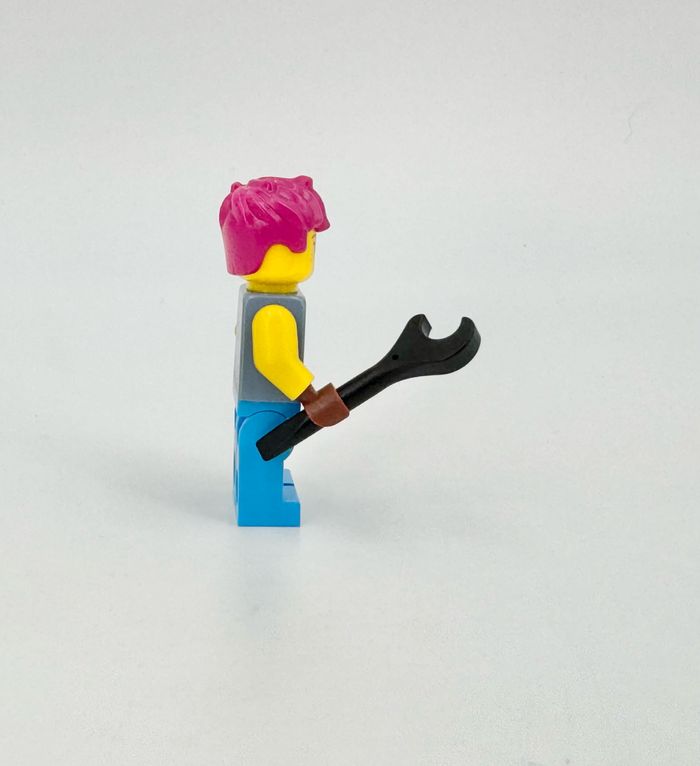 Lego Figurines City : La Mécanicienne (visage double expression) - NEUF - photo numéro 5