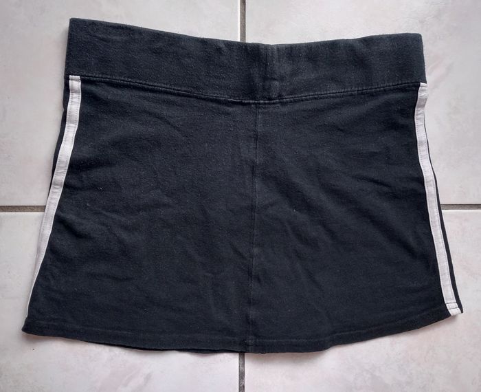 Jupe noire courte Kiabi taille 34 - photo numéro 2