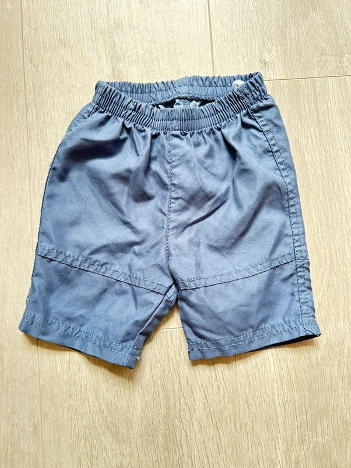 Petit short en 6 mois